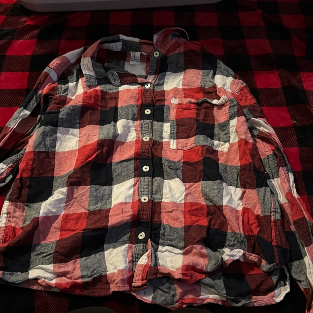 Women’s forever 21 red plaid button up
